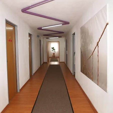 Hotel Stern 2*