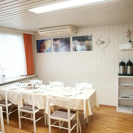 Hotel Stern 2*